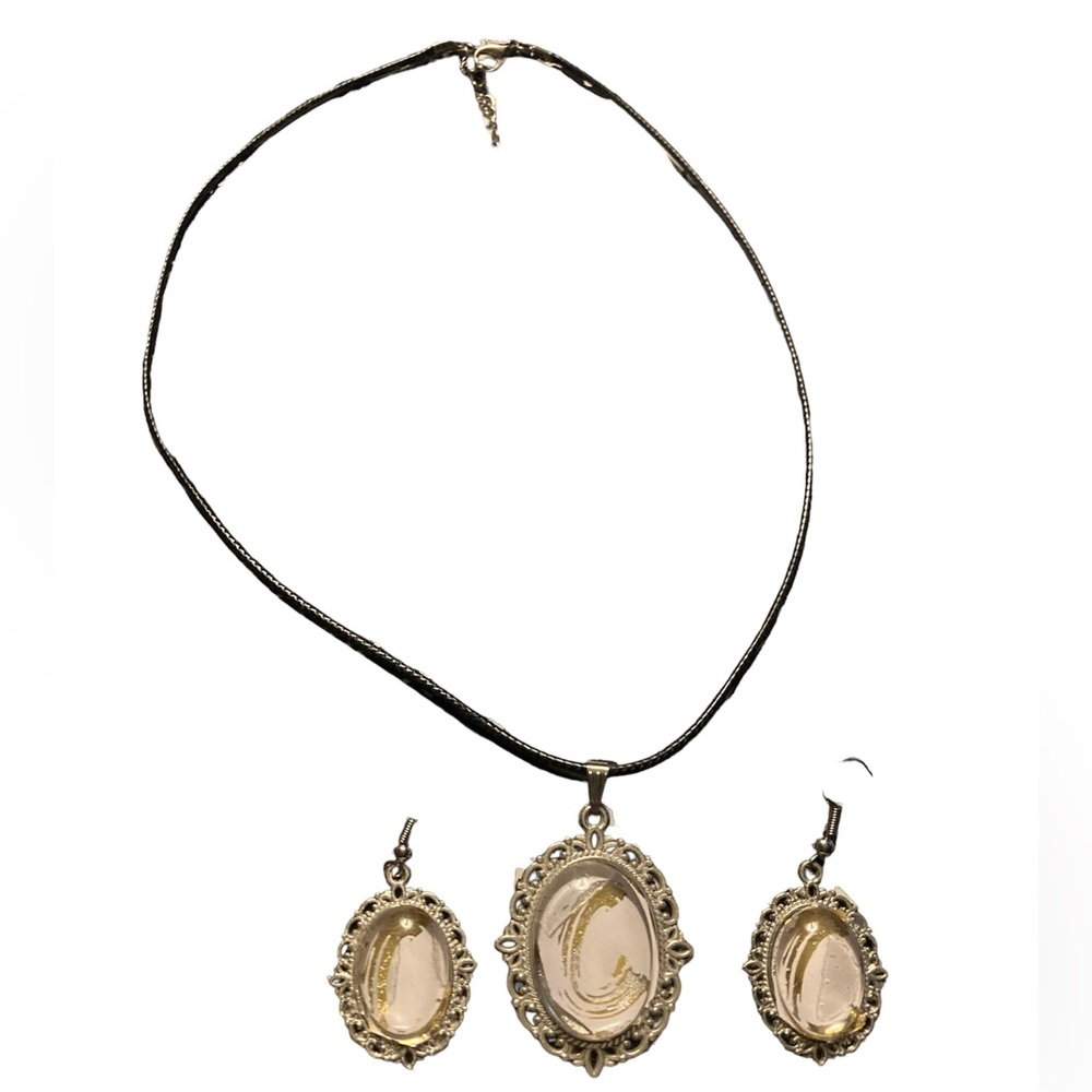 New Gold monogram “C” necklace and earrings